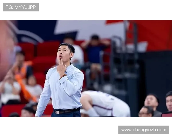 张庆鹏篮球哲学：从小组突围到决战胜利的智慧与坚持