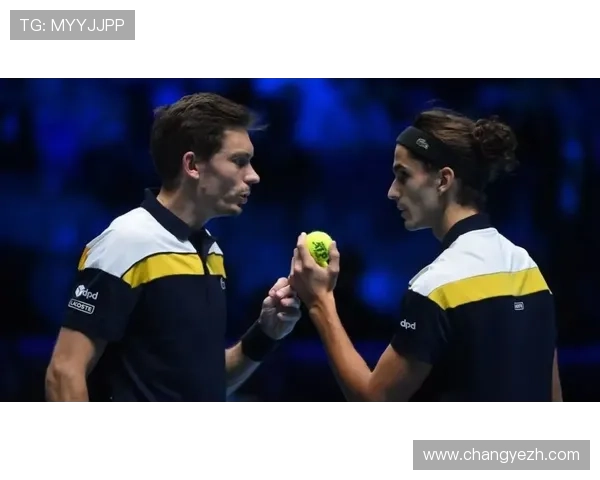 莱巴金娜直落两盘击败萨巴伦卡强势首夺年终总决赛巅峰冠军荣耀