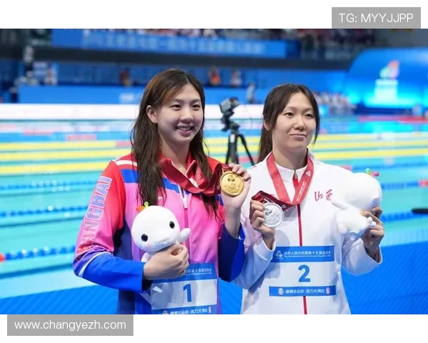 全运会游泳女子50米蛙泳决赛精彩纷呈 创造历史新纪录